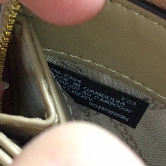 MICHAEL KORS LATHER WALLET - Picture 4 of 11